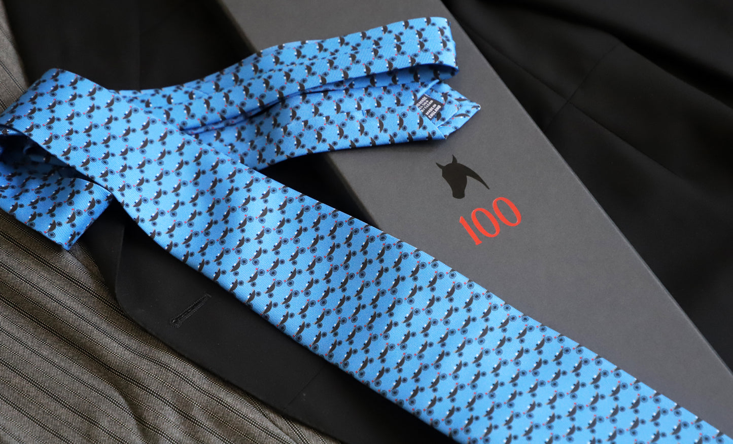 ROYAL CARRIAGES PRINT SILK TIE
