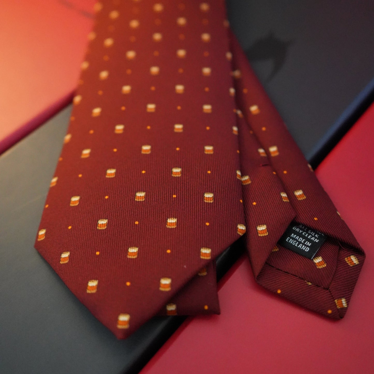 WHISKEY PRINT SILK TIE