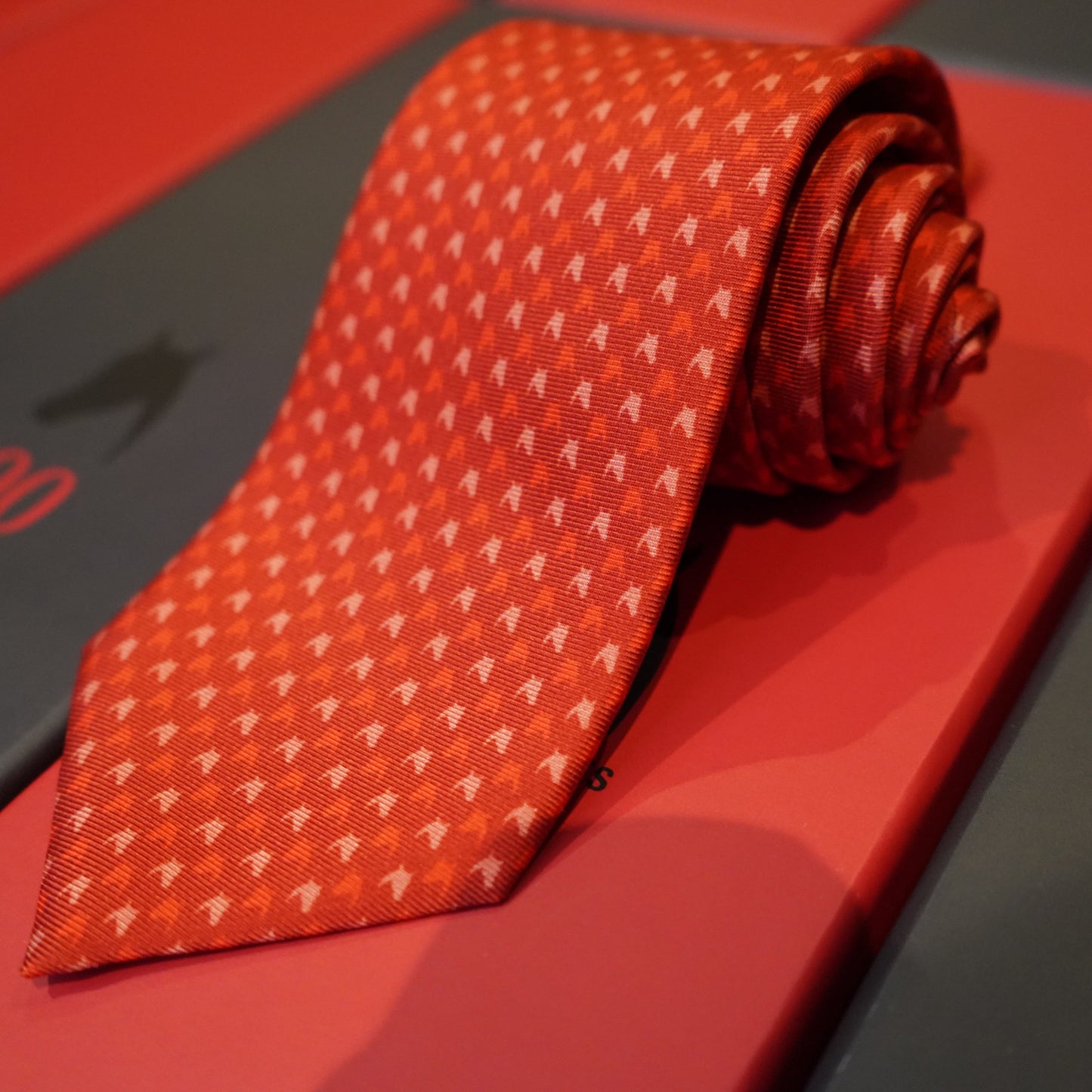 FJ MOTIF SILK TIE - TRIPLE TONE RED